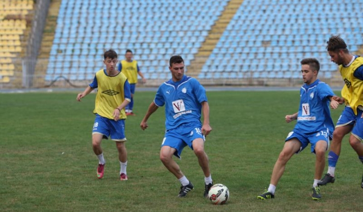 FC Farul s-a revanşat în confruntarea cu Viitorul Fântânele (echipament albastru)