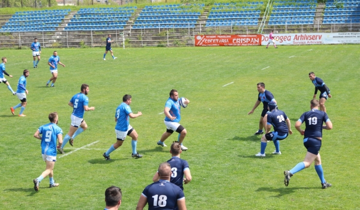 Echipa de Divizia A Tomitanii (echipament bleu-alb) a reușit scorul campionatului cu CSM Sibiu!
