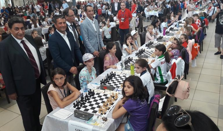 Peste 1.100 de jucători participă la Europenele de șah pentru juniori