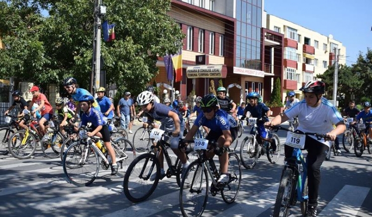 Micuții cicliști au participat cu entuziasm la competiția organizată la Cumpăna