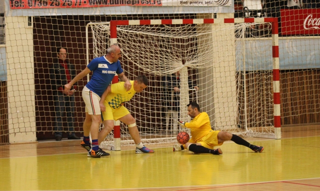 AS FCS Old-Boys 2017 Năvodari (în galben) a trecut pe lângă un rezultat pozitiv în confruntarea cu Săgeata Stejaru, finalista ediţiei precedente