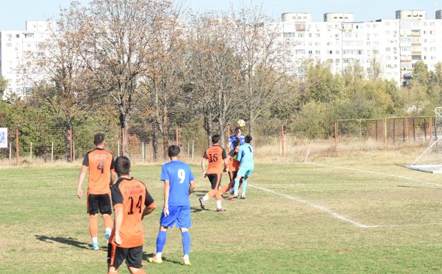 Veteranul Dorel Zaharia a înscris, cu capul, golul victoriei pentru FC Farul Constanța în meciul cu CS Mihail Kogălniceanu