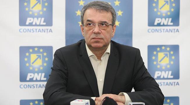 Cândva membru de bază în PNL Constanța, senatorul Vergil Chițac poartă un război dur cu foștii colegi de partid