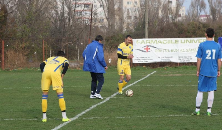 Dorel Zaharia (nr. 11) a marcat două goluri în partida cu Sparta Techirghiol