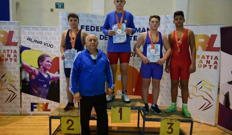 Sebastian Ilie (CS Farul Constanța, antrenor Grigore Gheorghe) a devenit campion național la categoria 85 kg, juniori 4
