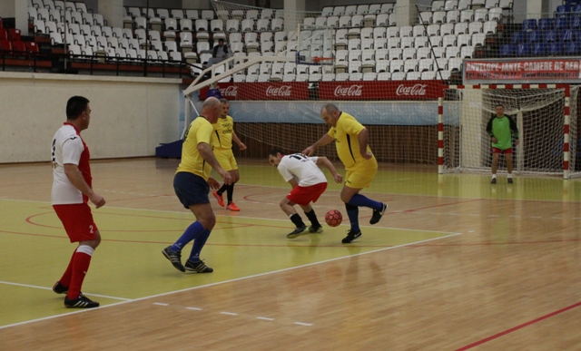 „Tanța și Costel” Medgidia (în galben) a revenit de la 0-1 în meciul cu CS Mihail Kogălniceanu
