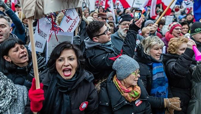 Mii de polonezi au protestat în dese rânduri faţă de reforma justiţiei