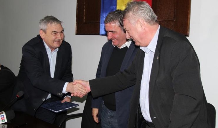 Președintele Academiei de Fotbal „Gheorghe Hagi”, Paul Peniu, alături de Gheorghe Hagi și Sorin Rugină