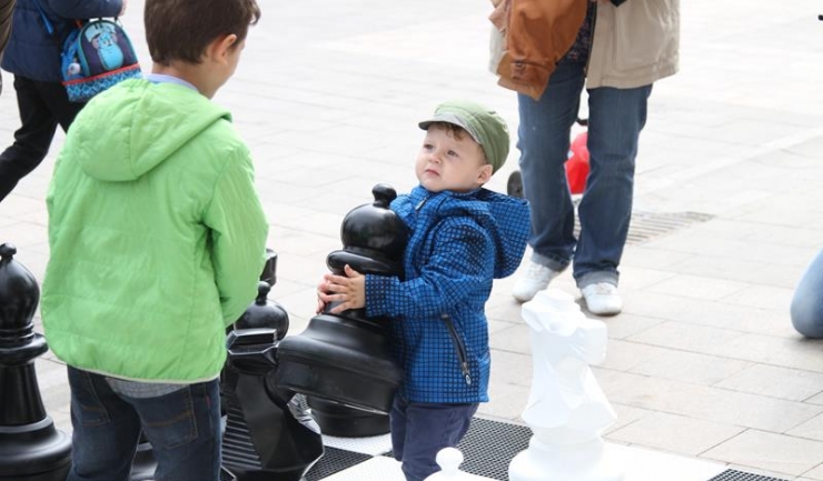 Șahul fascinează copiii de orice vârstă