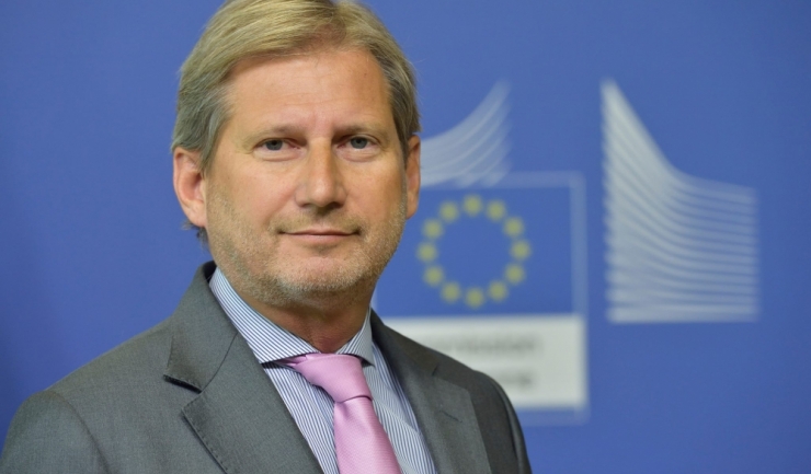 Comisarul european pentru politica de vecinătate și negocierile de extindere, austriacul Johannes Hahn: „Nu am niciun fel de preocupări în privința menținerii acordului cu privire la refugiați. Funcționează”.