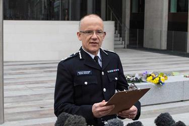 Şeful poliţiei antiteroriste britanice Mark Rowley a declarat că cei doi au fost victimele unei „tentative de omor prin administrarea unui gaz iritant”