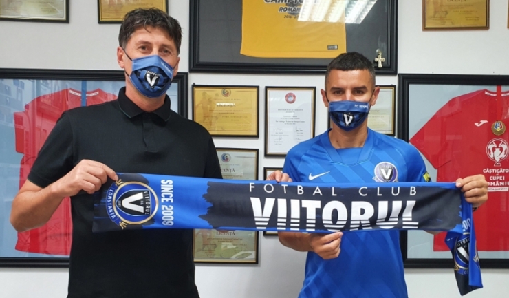 Zoltan Iasko (director sportiv FC Viitorul) şi Romario Benzar (sursa foto: www.fcviitorul.ro)