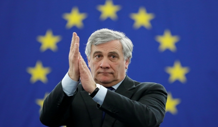 Preşedintele Parlamentului European, Antonio Tajani, susţinut de liderul conservator italian Silvio Berlusconi