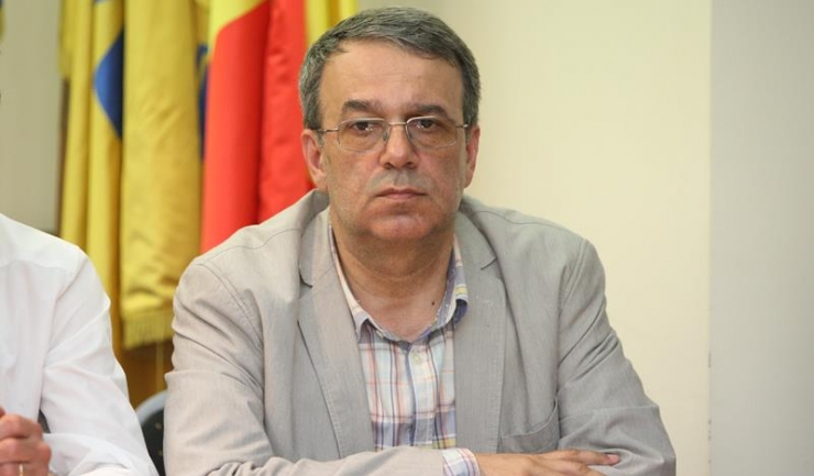 Președintele organizației municipale Constanța a PNL, Vergil Chițac, vrea ca alegerile din cadrul filialei să aibă loc în 8 aprilie, în timp ce șefii de la județ au stabilit scrutinul în 31 martie