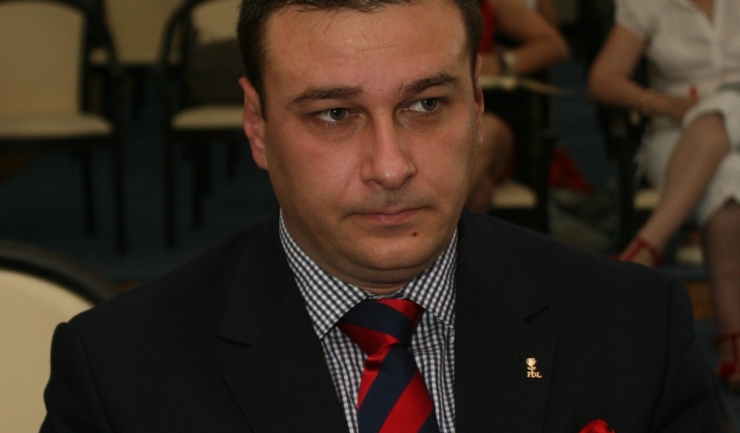 Deputatul Florin Gheorghe a „dezertat” din partidul creat de generalul Gabriel Oprea, UNPR, și a trecut la PSD, după ce, în trecut, a fost membru PDL și, ulterior, PMP
