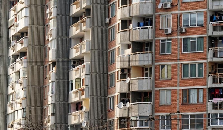 Românii își aleg locuința în funcție de apropierea de locul de muncă sau de zona în care au copilărit și nu de vechimea construcției