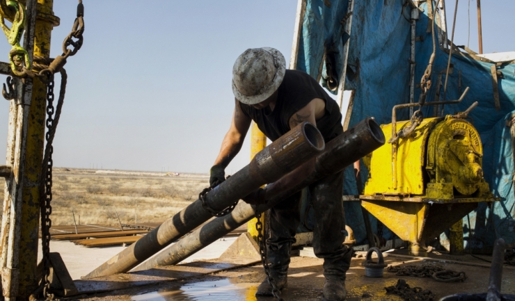 OPEC încearcă din răsputeri să plafoneze producția de petrol, dar, cum-necum, „nemernica“ tot crește