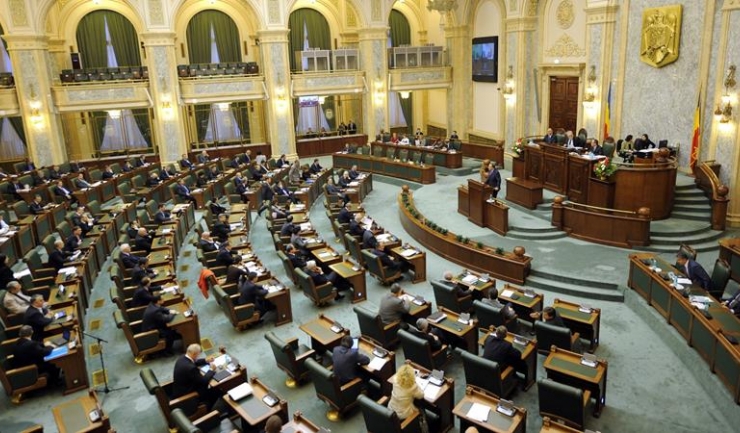 Senatorii întârzie votarea proiectului de respingere a ordonanței privind migrația aleșilor locali