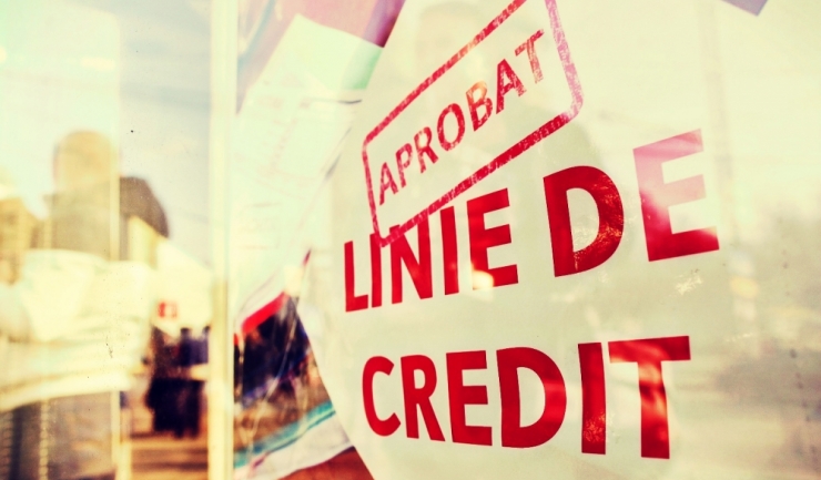 Peste 745.000 de persoane aveau datorii la bănci, în iulie, în scădere cu circa 1% față de luna anterioară