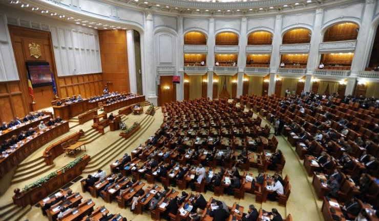 Camera Deputaţilor a adoptat tacit, în 2015, 32 de proiecte de lege, din care cinci sunt în etapa promulgării sau la Curtea Constituţională, iar 10 au devenit legi