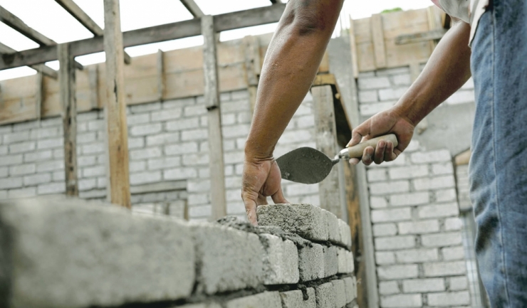 Numărul autorizațiilor de construcție eliberate în primele șase luni a crescut cu aproape 1% față de 2015