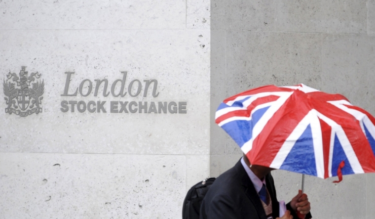 Bursa de la Londra a crescut cu 2%, după ce un nou sondaj a arătat că numărul britanicilor care susțin rămânerea în UE a crescut