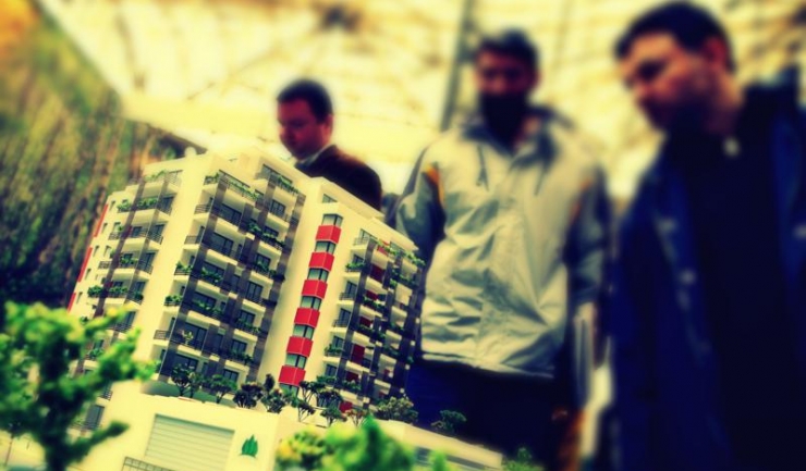 Un român cumpără o locuință cu circa 900 euro/mp, cu 1.000 euro mai puțin decât media europeană