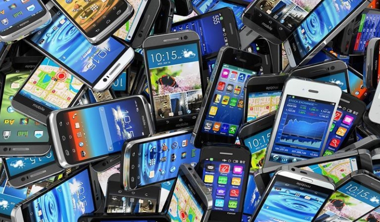 Clientul persoană fizică decide azi ce și cum în piața telefoanelor mobile