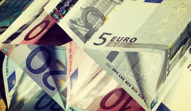 România a redeschis joi două emisiuni de eurobonduri