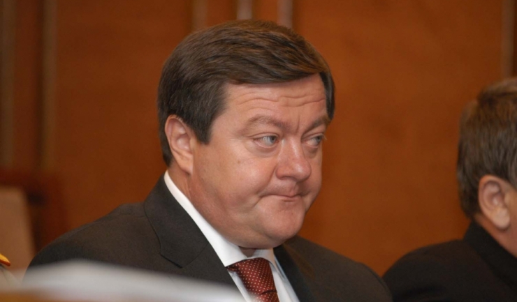 Liberalul Sorin Frunzăverde a rămas fără funcţia de preşedinte al CJ Caraş-Severin, pentru că a absentat de la serviciu mai bine de șase luni din cauza unei boli