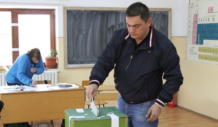 Românii vor fi chemați la urne pentru a vota 44.836 de aleși locali, din care 1.338 de consilieri județeni, 3.187 de primari și 40.311 consilieri locali