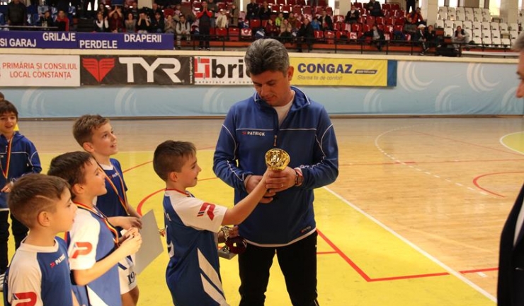 Antrenorul Doru Carali și elevii săi au câștigat trofeul la Brașov