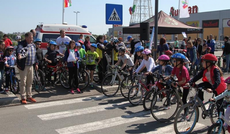 În jur de 100 de participanți sunt așteptați la a doua etapă a „Cupei Mării Negre” la ciclism pentru copii