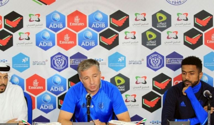 Dan Petrescu (în centru) nu va putea participa cu Al Nasr în Liga Campionilor Asiei până în 2019