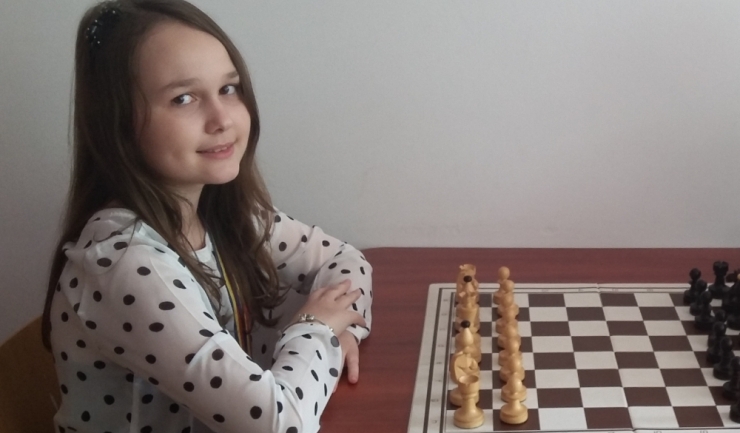 La 12 ani, constănțeanca Maria Anghel este a doua pe lista celor mai tinere participante la Campionatul European de șah rezervat senioarelor