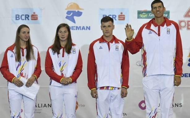 La canotaj, Tabita Maftei, Alina Baleţchi, Florin Fîntînariu şi Laurenţiu Danciu au urcat şi ei pe podium la Buenos Aires (sursa foto: Facebook Comitetul Olimpic si Sportiv Roman)