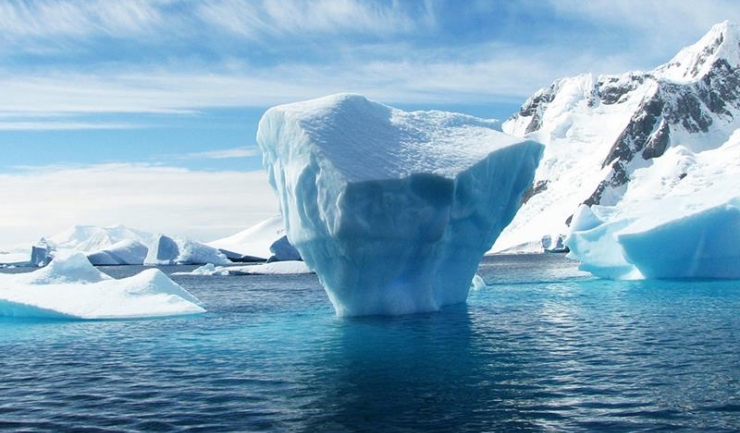 Un aisberg uriaș s-a desprins din ghețarul Pine Island