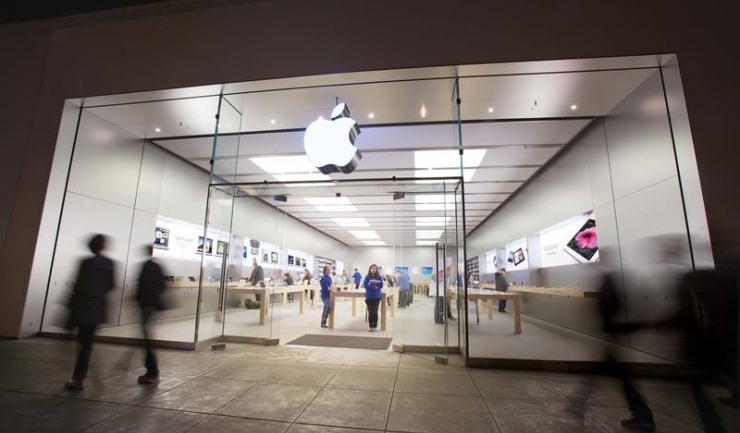 Vânzările și profitul Apple au scăzut, în ianuarie - martie, după 51 de trimestre consecutive de creștere