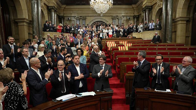 Partidele separatiste catalane scad în sondaje înaintea alegerilor din 21 decembrie