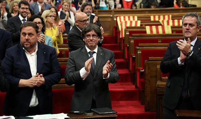 Votul de independență a fost primit cu aplauze de parlamentarii catalani