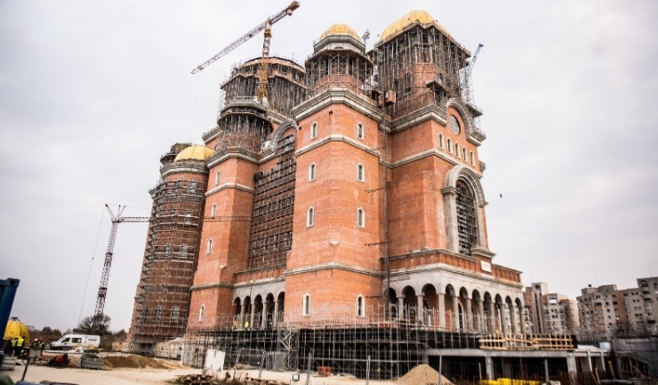 Legea nr. 1750 promulgată de Regele Carol I la 5 iunie 1884 menţiona necesitatea construirii unei catedrale ortodoxe în Bucureşti