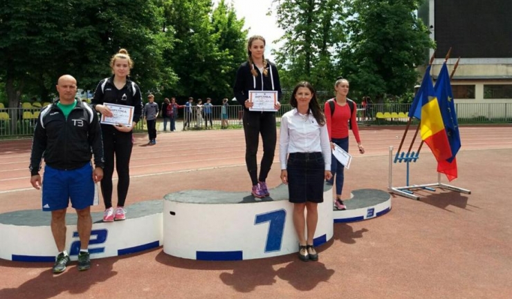 Ioana Manoliu a urcat pe prima treaptă a podiumului la Campionatele Naționale școlare de atletism