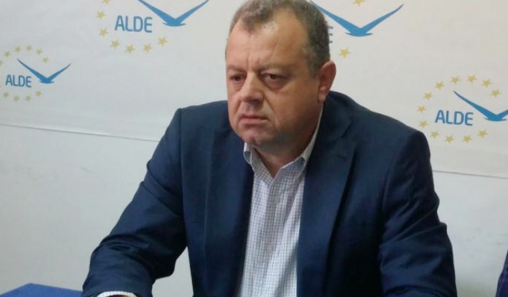 Senatorul Mircea Banias: „Faptul că ni s-a cerut să contribuim la campania electorală nu e o obligație, ci o recomandare“
