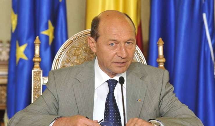 Cel mai greu dosar al lui Băsescu vizează spălarea de bani. În acest caz, fostul șef de stat este acuzat că i-a vândut un teren omului de afaceri Costel Cășuneanu.