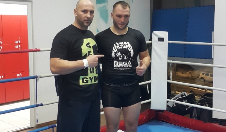 Ciprian Sora (stânga) i-a dat o mână de ajutor la antrenamente lui Mihai Nistor