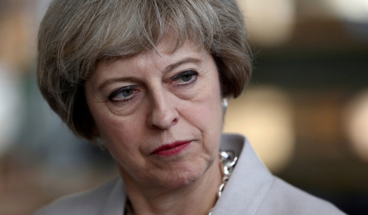 Theresa May a fost luată la rost de o fetiță de 5 ani, îngrijorată de soarta britanicilor fără adăpost