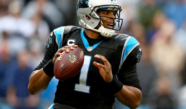 Cam Newton, quarterback-ul lui Carolina Panthers este unul dintre cei mai promițători tineri jucători din NFL
