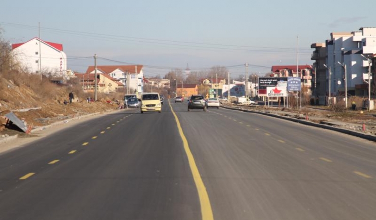 Lucrările la drumul între stațiunea Mamaia și Năvodari au început în 2013 și trebuiau finalizate în toamna anului trecut. Însă vor fi încheiate abia în toamna acestui an