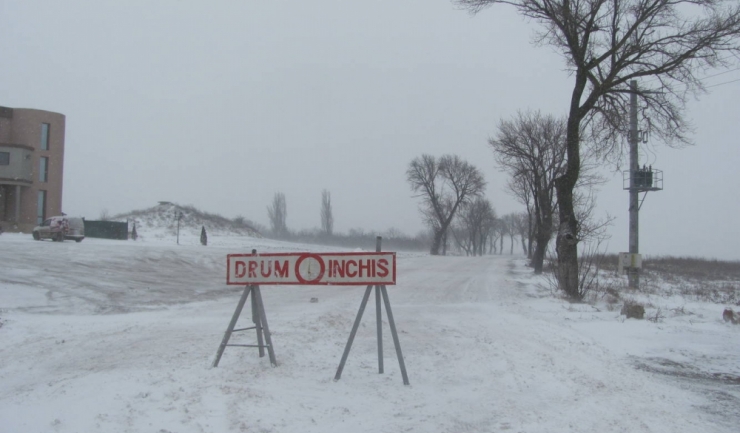 Primăriile din Mereni și Dumbrăveni nu au cu ce interveni când va lovi zăpada, iar Primăria Amzacea are utilaje, dar nu are materiale antiderapante