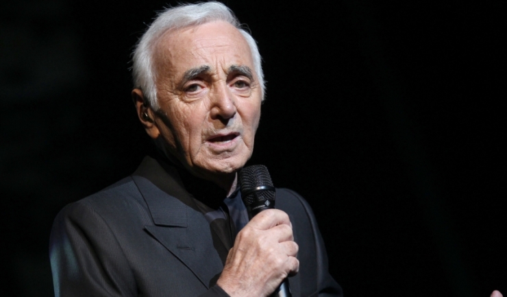 Charles Aznavour va concerta pentru prima şi ultima dată la Bucureşti, pe 20 februarie, la complexul Romexpo
